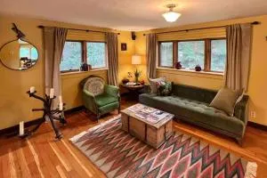 Charming “Old Town Hailey” Red Fox - Bellevue