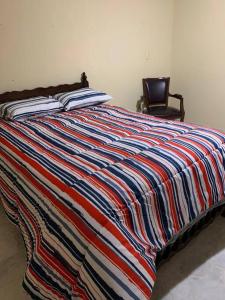 La casa del cerro con vista al oceano pacifico