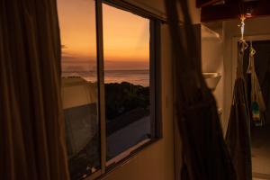 Cómodo apartamento con vista al mar y la montaña