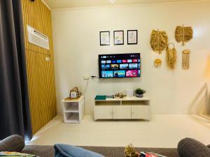 1 Bedroom Suite Condo with Balcony, Swimming Pool and Gym