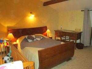 Maisons de vacances Maison cosy avec terrasse, 3 chambres, wifi, animaux acceptes, ideal pour familles en Meuse - FR-1-585-2 : photos des chambres