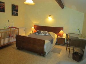 Maisons de vacances Maison cosy avec terrasse, 3 chambres, wifi, animaux acceptes, ideal pour familles en Meuse - FR-1-585-2 : photos des chambres