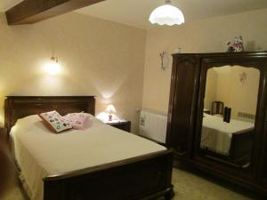 Maisons de vacances Maison cosy avec terrasse, 3 chambres, wifi, animaux acceptes, ideal pour familles en Meuse - FR-1-585-2 : photos des chambres