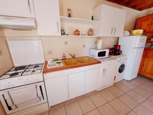Maisons de vacances Gite Saint-Mars-sur-Colmont, 4 pieces, 6 personnes - FR-1-600-100 : photos des chambres