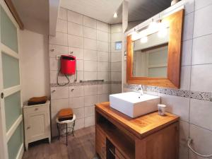 B&B / Chambres d'hotes Guestroom Sembadel, 2 pieces, 4 personnes - FR-1-582-465 : photos des chambres