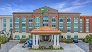 Holiday Inn Express & Suites Charleston Arpt-Conv Ctr Area by IHG