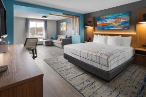 King Suite - Non-Smoking room in La Quinta Inn & Suites by Wyndham Williston/Burlington