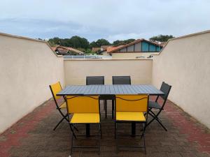 Charmant T2 à 2 pas de la plage avec terrasses, parking et local vélo – 5 pers, ménage inclus - FR-1-319-435