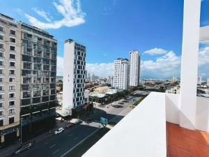 Suite Gia Đình Có Ban Công (Family Suite with Balcony)