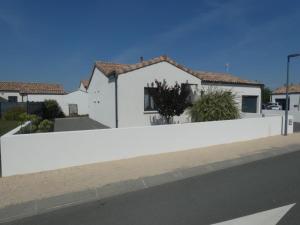 Maisons de vacances Maison 85m² a Notre-Dame-de-Monts, 7 pers, proche plage, 3 chambres, terrasse, activites nautiques - FR-1-540-150 : photos des chambres