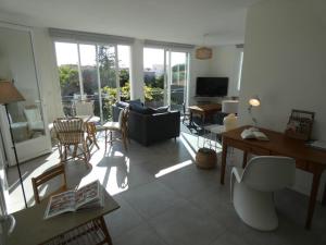 Maisons de vacances Maison spacieuse a Notre-Dame-de-Monts, proche plage, 3 chambres, terrasse et parking securise - FR-1-540-179 : photos des chambres