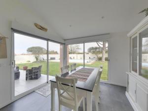 Maisons de vacances Maison Angoulins, 6 pieces, 6 personnes - FR-1-706-13 : photos des chambres