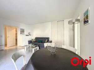 Appartement Central proche Plages avec Piscine, Sauna, Parking et Climatisation - FR-1-647-23