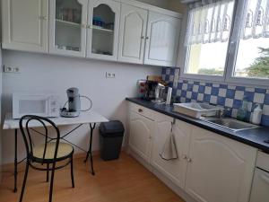 Appartement idéal quartier des Demoiselles : Plage, commerces, parking privé - FR-1-323-476
