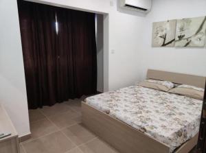 4 bedroom apt 5 mins away from beach and amenities