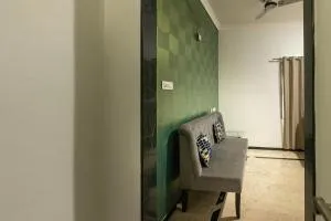 Hive Service Apartment - Pīlamedu