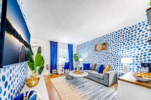 Water View - King Bed - 1st Floor - Palm Wave Says