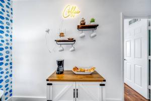 Water View - King Bed - 1st Floor - Palm Wave Says