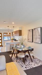 Stylish modern 2 BR in Lawson