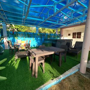 Joy o hoy beachfront house