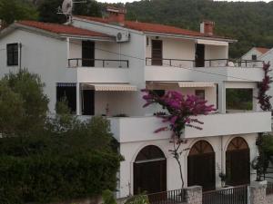3 stern appartement Apartments Villa Zvonimir Slatine Kroatien