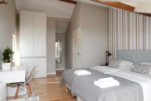 Double or Twin Room with Balcony room in Flores Guest House