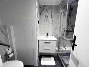 Urban Flat 172 - Pretty Flat Gaite Montparnasse Cinema