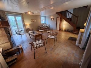 Belle maison au bord de leau