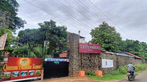 Queens Paradise Estate Resort