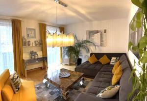 Haus Schmidhuber Ferienwohnung 2 mit Balkon und Bergblick