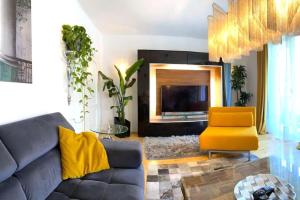 Haus Schmidhuber Ferienwohnung 2 mit Balkon und Bergblick