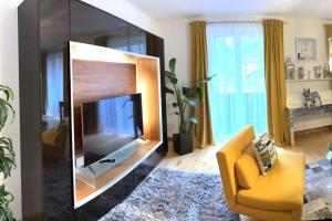 Haus Schmidhuber Ferienwohnung 2 mit Balkon und Bergblick