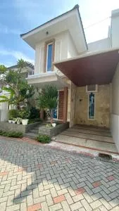 Ghani Villa - Tlekung