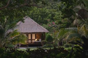 Villa hướng vườn (Garden View Villa)