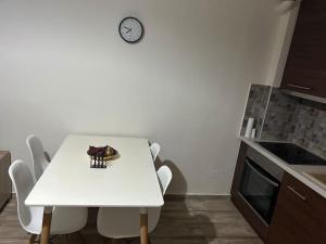 George & Lambros Apartments - Kokkini Hani