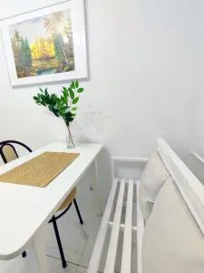 Белоснежная квартира на Встрече - Sorokovaya