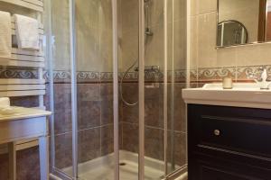 Maisons de vacances Hostellerie de la Motte jean : Suite