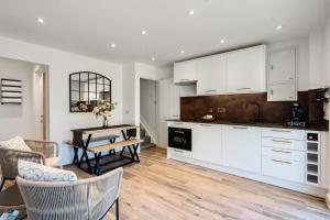 Romantic getaway UK with Private Sauna, King Bed, WiFi 517mbps & EV Charger