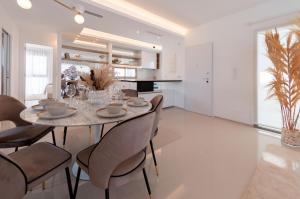 Villa de Sol in Los Alcázares with 4 bedrooms, private swimming pool, sauna and unheated jacuzzi