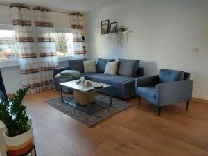 Ferienwohnung in Erftstadt 2 min fußläufig zum Bahnhof, Phantasialand, Köln, Köln Messe, Eifel - Weilerswist