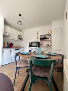 Maisons de vacances Maison Bois Village - 4 personnes : photos des chambres