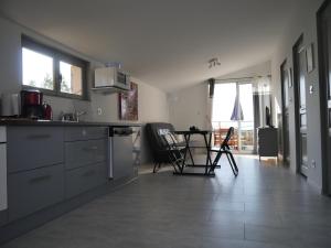 Corsicadream Arone superbe appartement dans villa, vue panoramique mer, piscine, proche Porticcio