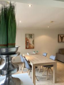 apartment 2 miles from Maastricht