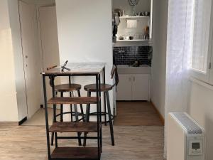 Appartements Studio Rennes les bains au pied des Thermes : photos des chambres