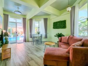 Tinas Living Paradise - Guesthouses with private pool, 5 min to beach