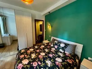 Airport Accommodation Deluxe Bedroom and Private Bathroom near Airport Self Check In and Self Check Out - Qrendi
