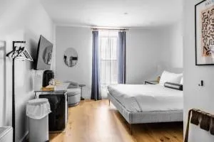 The Phenix, Historic Bldg, King Bed, Room # 305 - Dedham