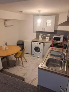 1 Bedroom Flat Available