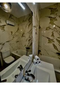 Airport Accommodation Bedroom with Bathroom, balcony, aircondition, self checkIn, 24 hours check-in after 3pm