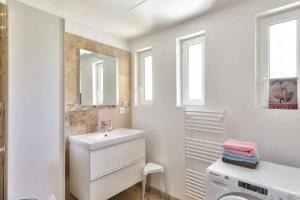 Maisons de vacances Au Nid de la Sorgue maison avec piscine chauffee 3 ch 6 personnes : photos des chambres